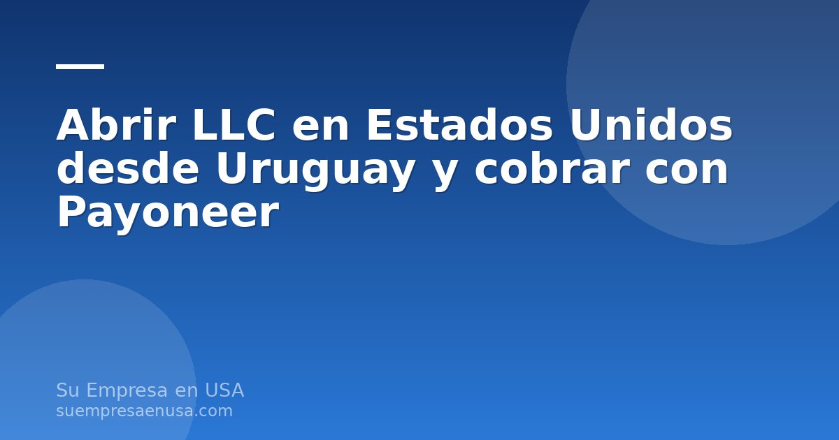 Emprendedor uruguayo trabajando en su laptop con la bandera de Estados Unidos y la app de Payoneer abierta, listo para…