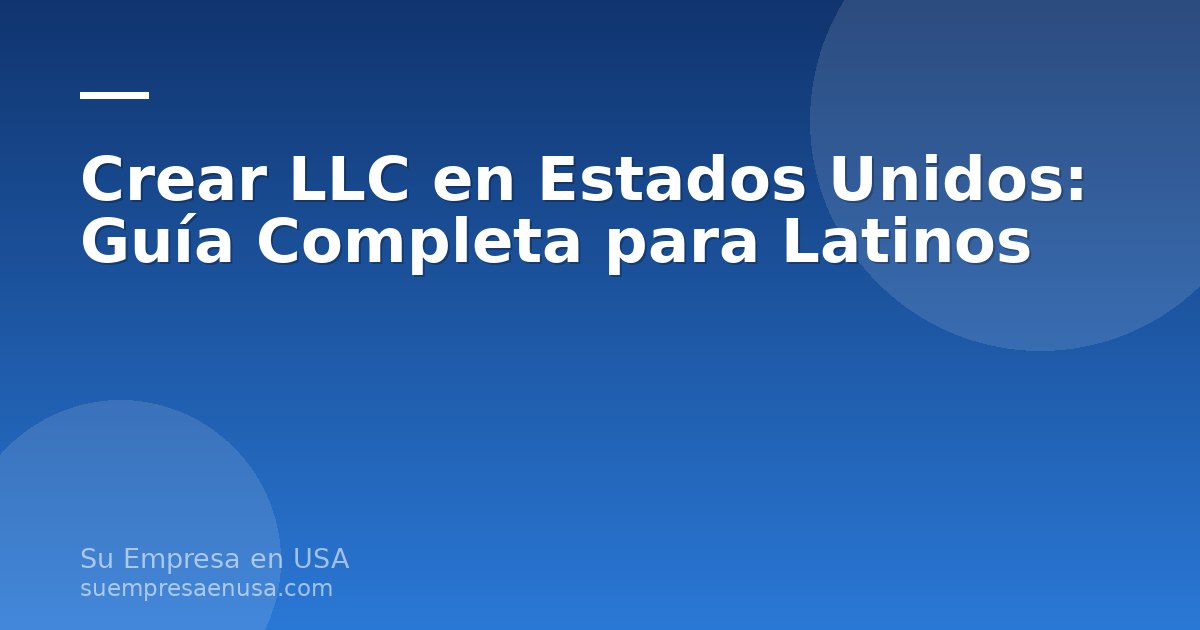 Persona latina abriendo una LLC en Estados Unidos desde su computadora
